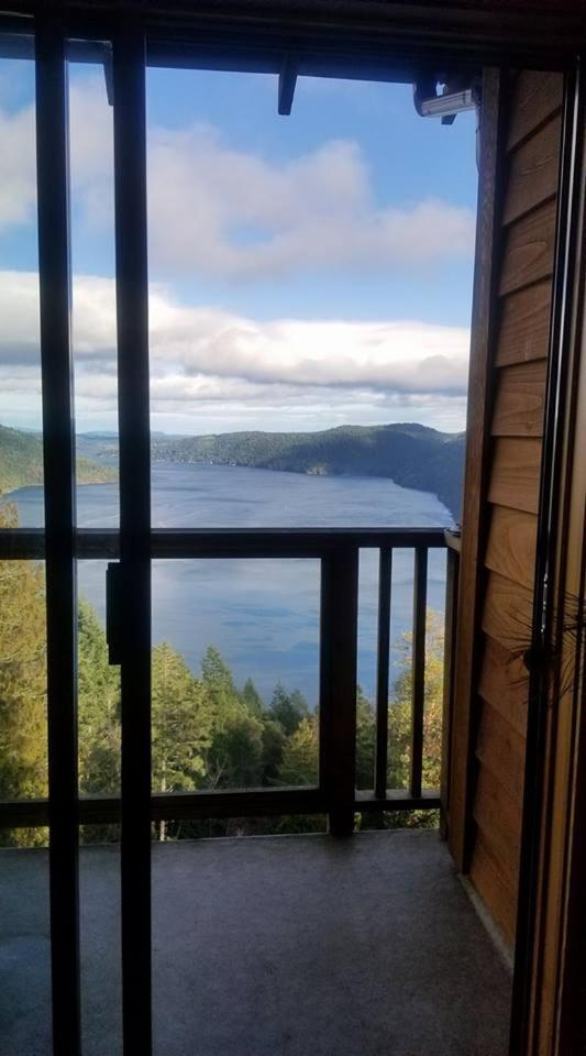 Moon Water Lodge Malahat Экстерьер фото
