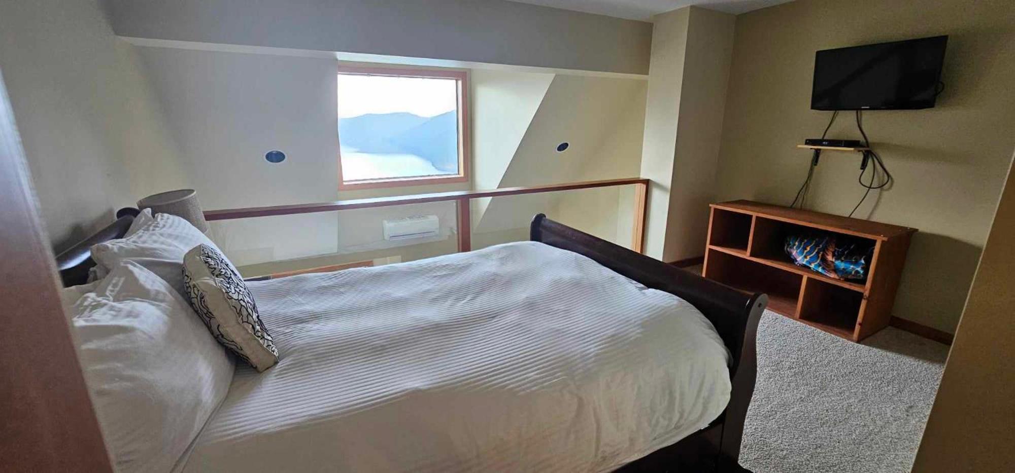 Moon Water Lodge Malahat Экстерьер фото