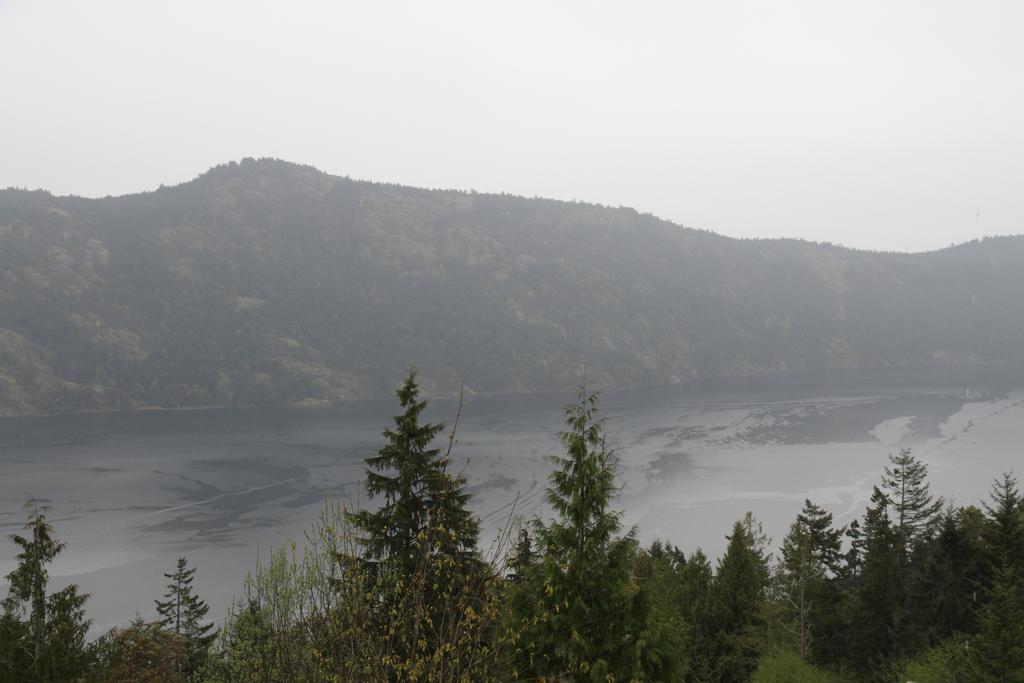 Moon Water Lodge Malahat Номер фото